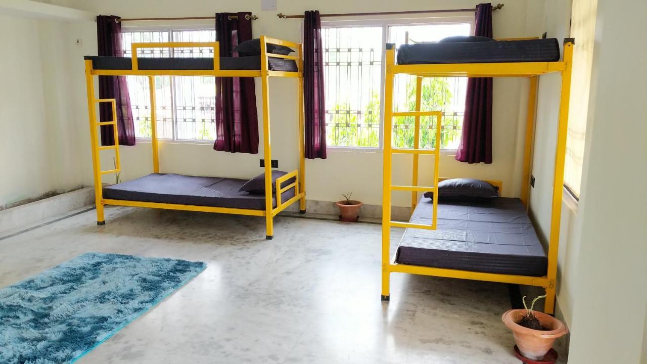 Bunkbread Siliguri Hostel Екстериор снимка