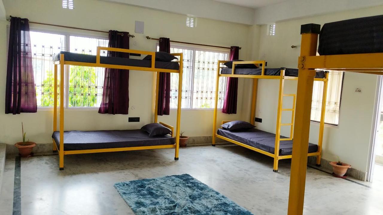 Bunkbread Siliguri Hostel Екстериор снимка