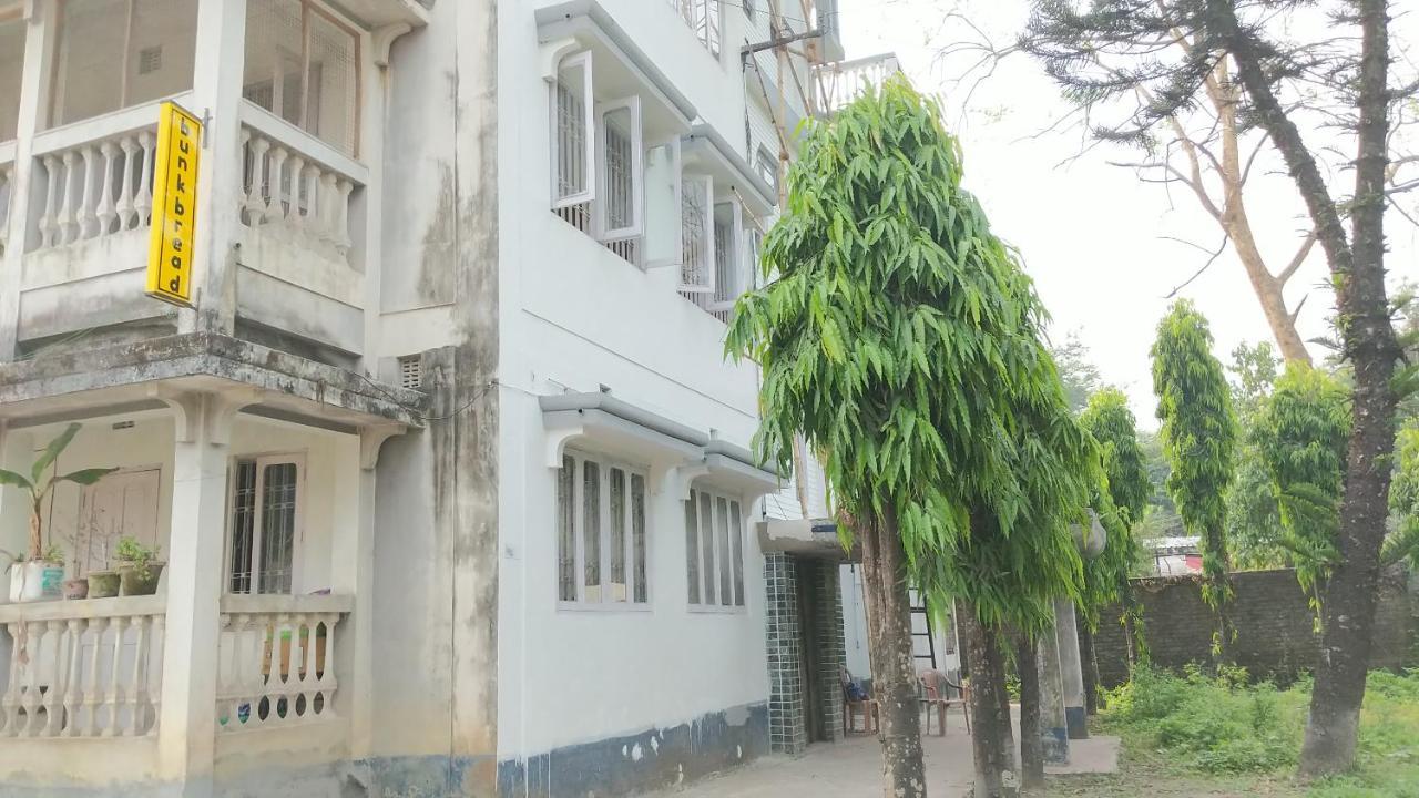 Bunkbread Siliguri Hostel Екстериор снимка