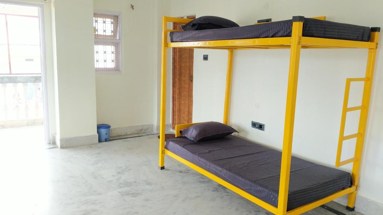 Bunkbread Siliguri Hostel Екстериор снимка