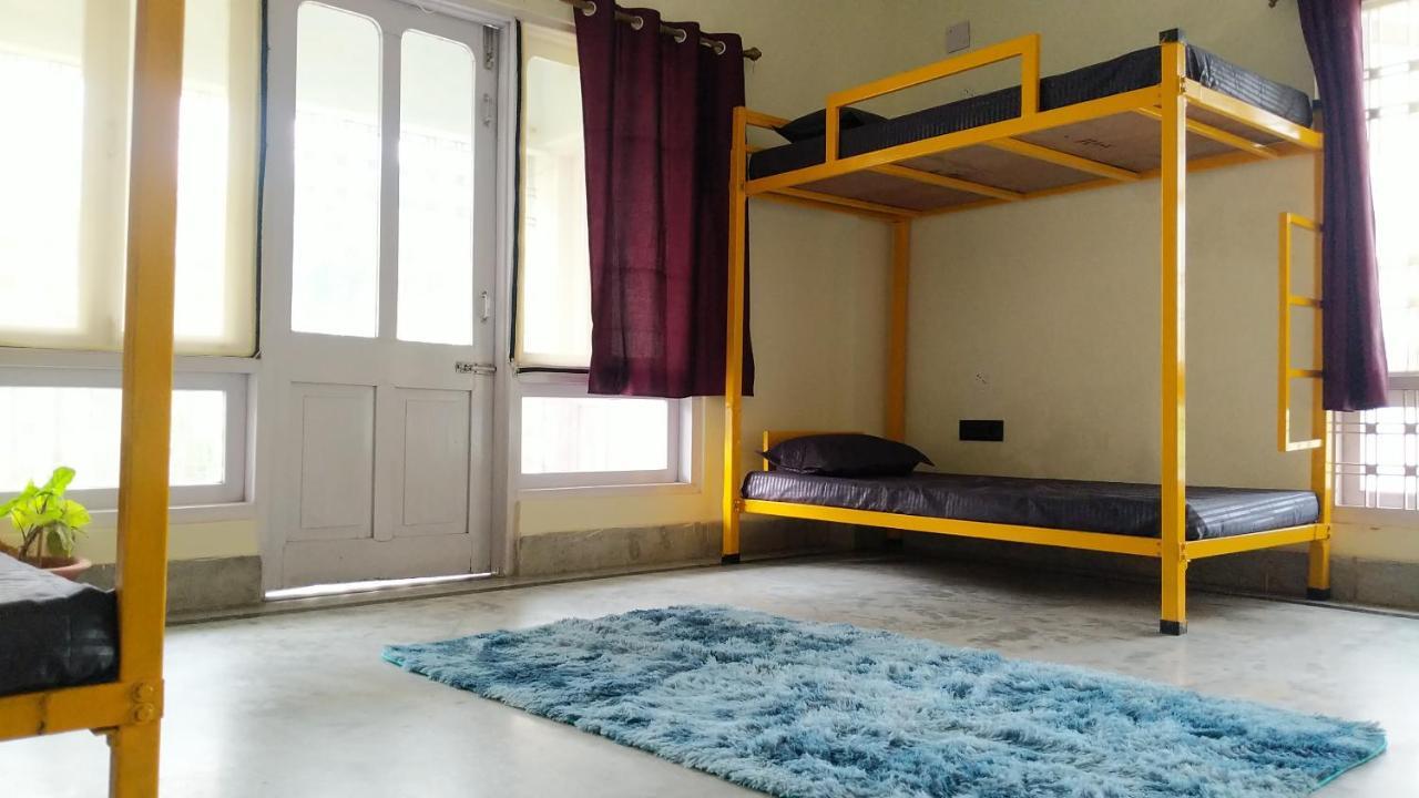 Bunkbread Siliguri Hostel Екстериор снимка